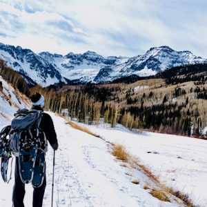 Pourquoi la randonnée en raquettes en Laponie est-elle l’aventure hivernale incontournable ?